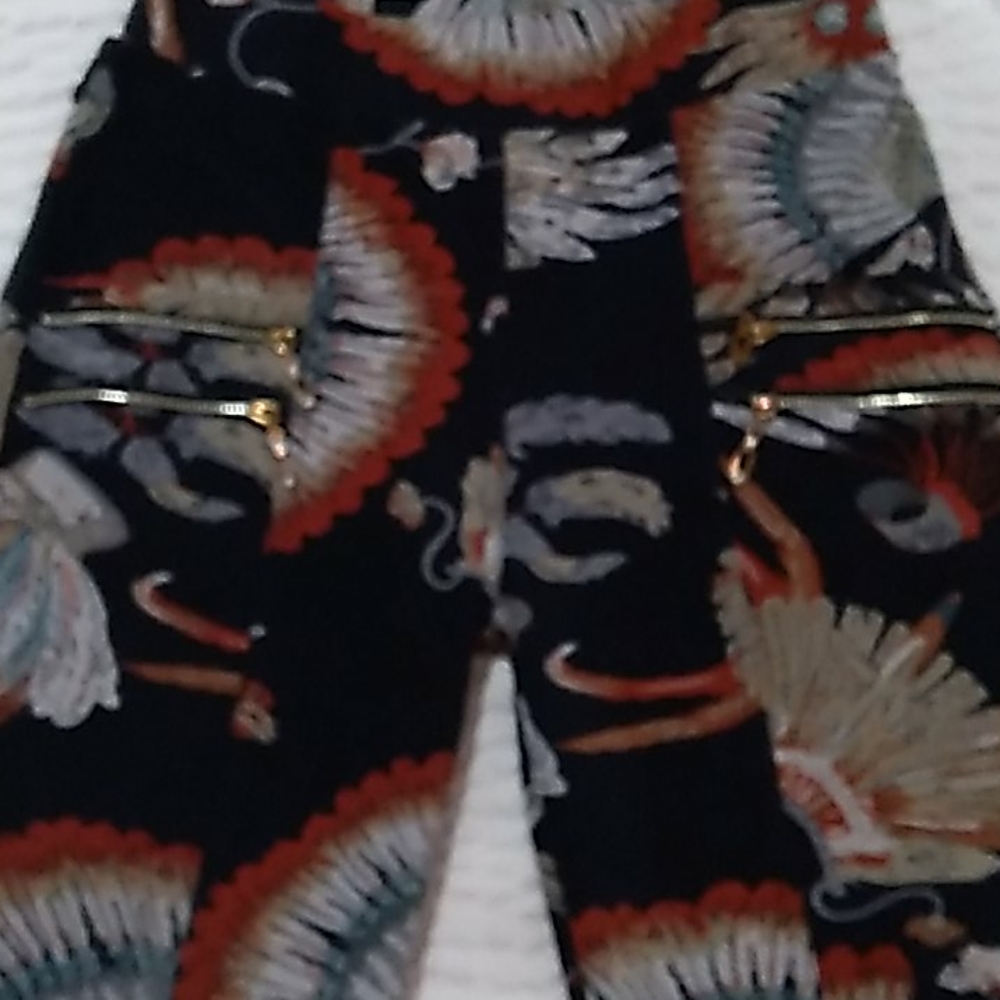 Beautiful print slacks - Picture 3 of 4